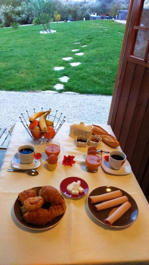 Chalet Charmant A Dausse Avec Piscine Et Jardin Exterior photo